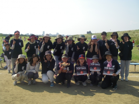 祝★優勝！鶴指少年野球部母チーム　ママさんソフトボール大会